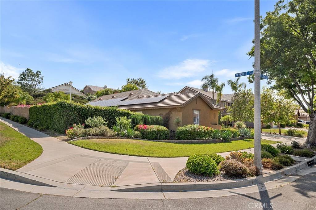 Corona, CA 92881,464 Appleby ST