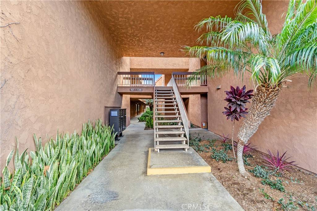 Huntington Beach, CA 92647,6600 Warner AVE #118