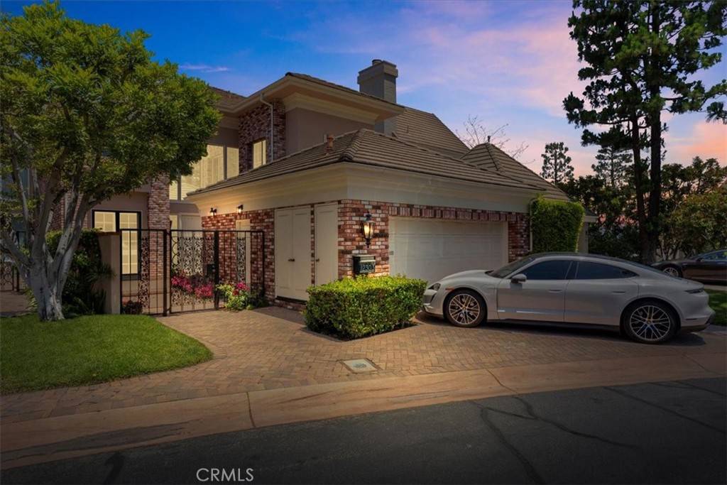 Los Angeles, CA 90049,12303 Ridge CIR