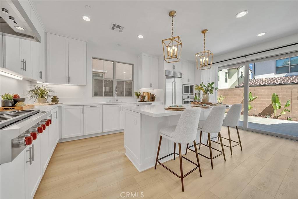 Irvine, CA 92602,162 Somera