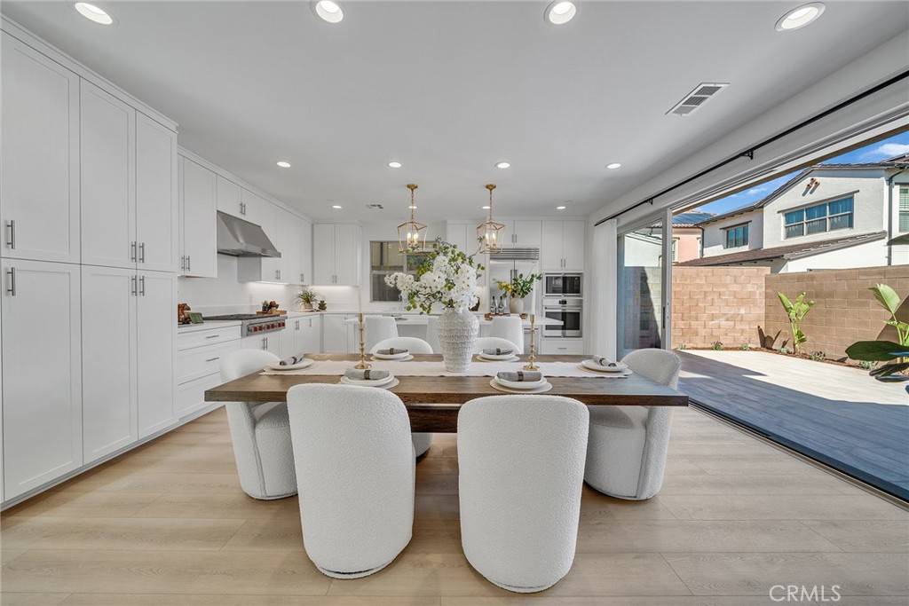 Irvine, CA 92602,162 Somera