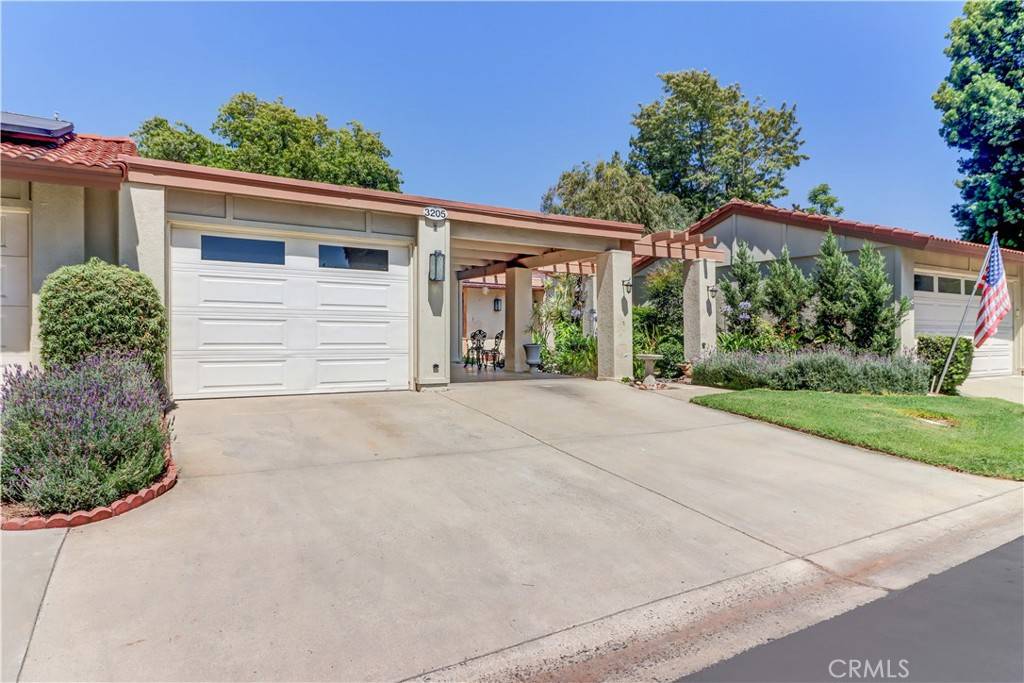 Laguna Woods, CA 92637,3205 Via Buena #B