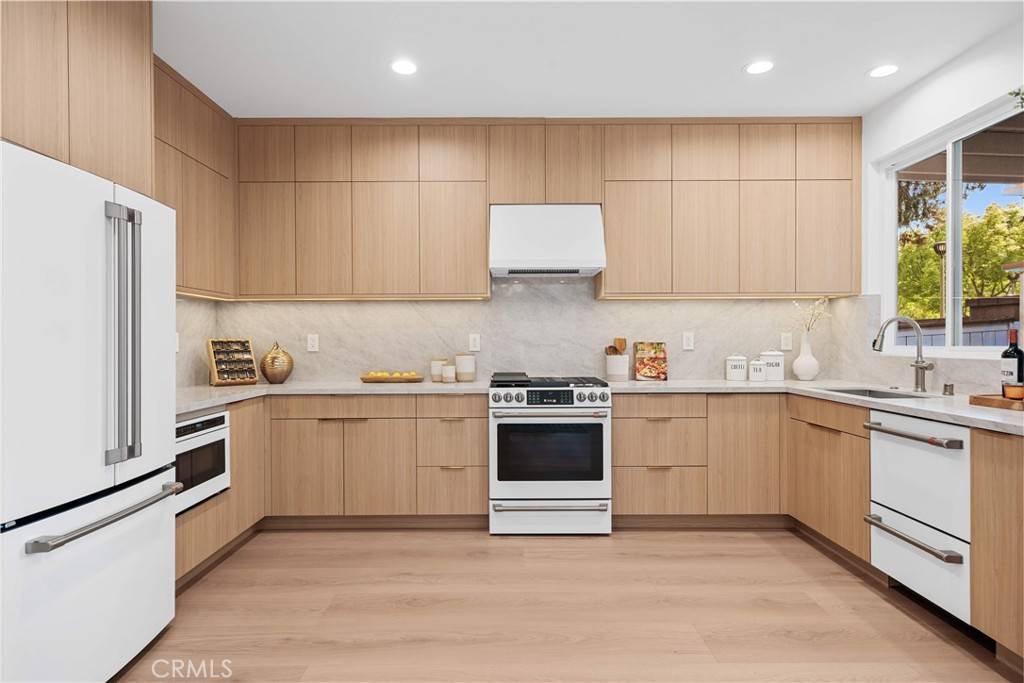 Irvine, CA 92602,33 Winterfield RD