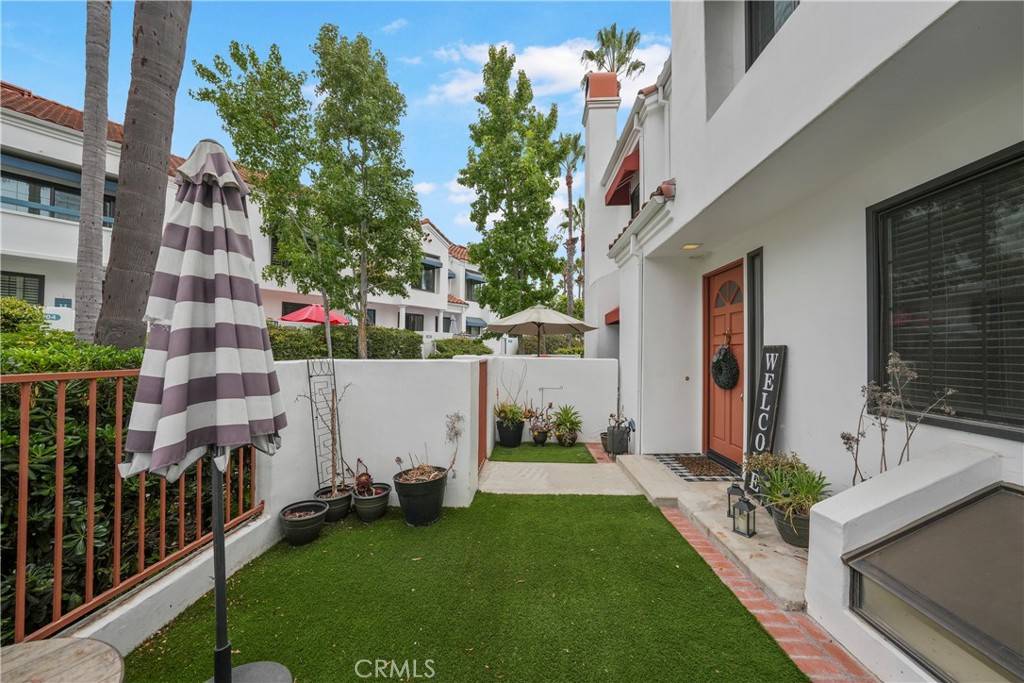 Huntington Beach, CA 92648,19581 Pompano Ln #107