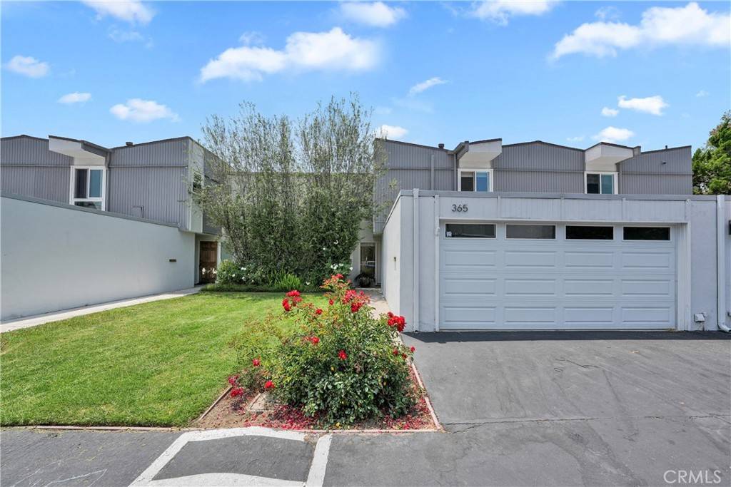 Costa Mesa, CA 92627,365 Grenoble Lane