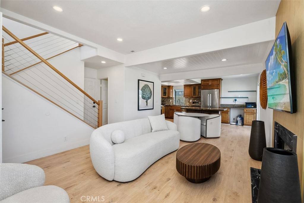 Costa Mesa, CA 92627,379 Monte Vista AVE #A