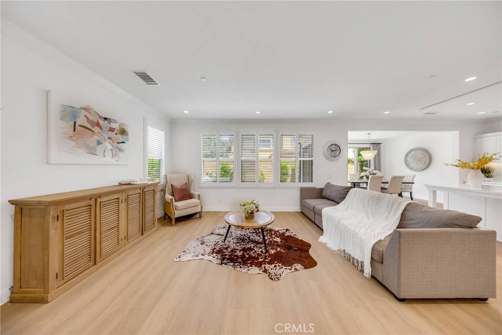 Irvine, CA 92620,182 Frontier