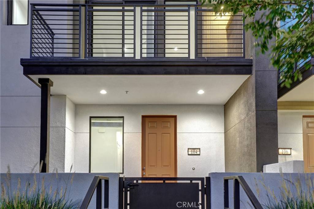 Irvine, CA 92618,104 Keeper