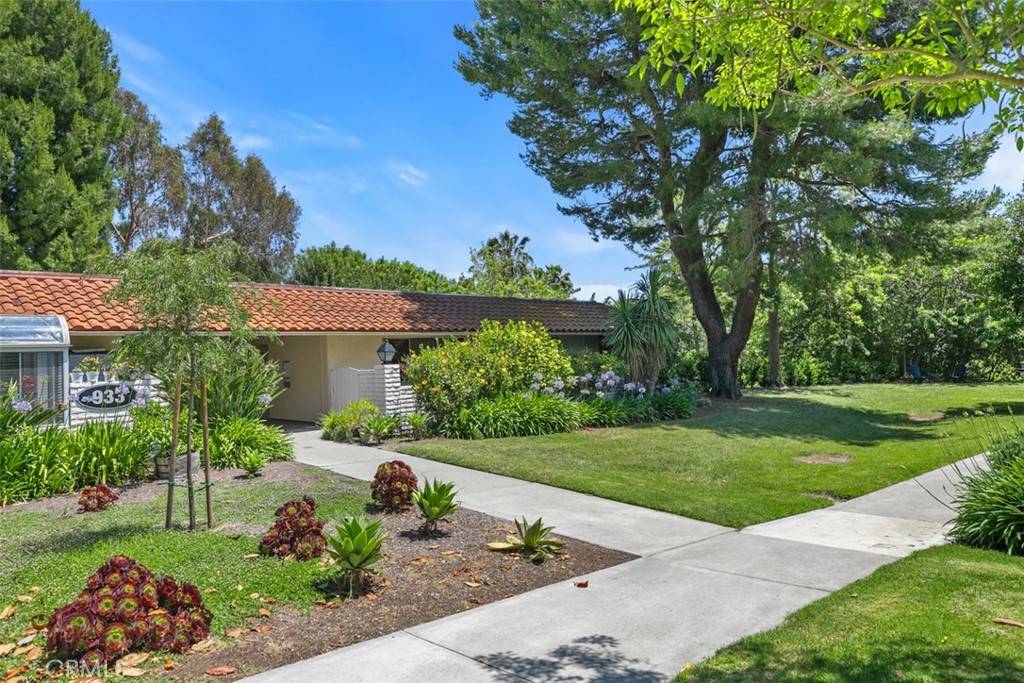 Laguna Woods, CA 92637,933 Avenida Majorca #P