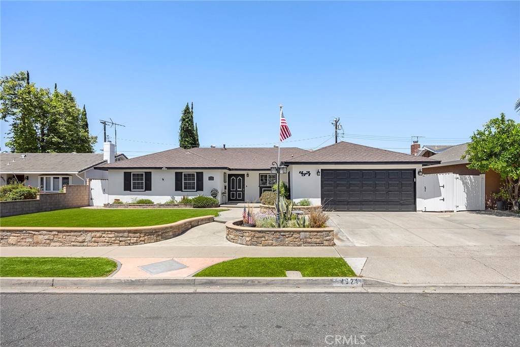 Placentia, CA 92870,4921 Mccormack LN