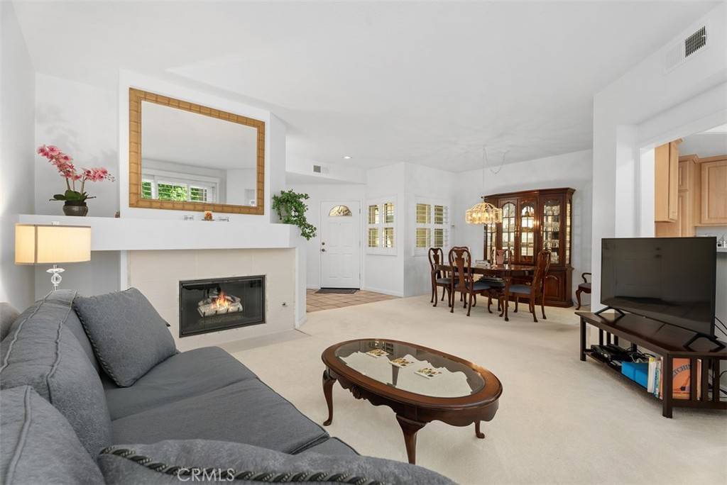 Tustin, CA 92782,2303 Paseo Circulo
