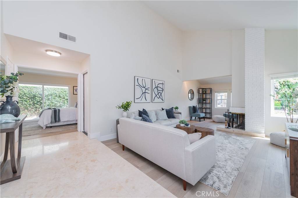 Irvine, CA 92620,18 Hunter