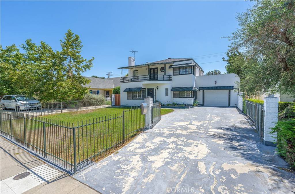 Santa Ana, CA 92706,2219 N Flower ST