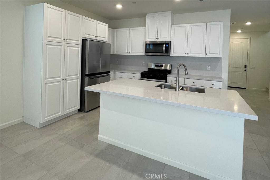 Corona, CA 92883,4018 Summer Way
