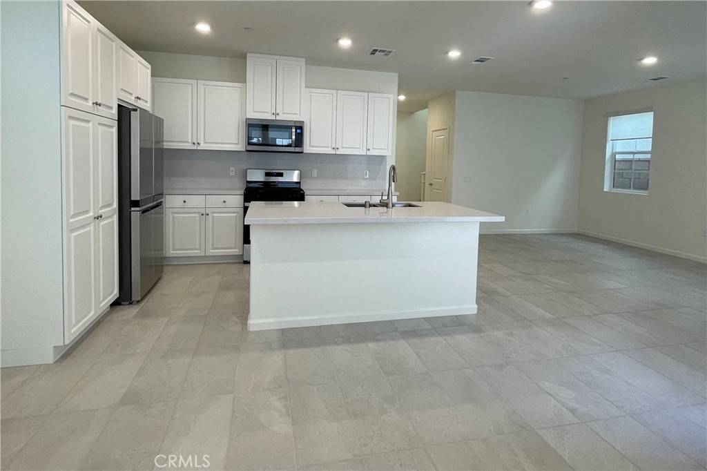 Corona, CA 92883,4018 Summer Way