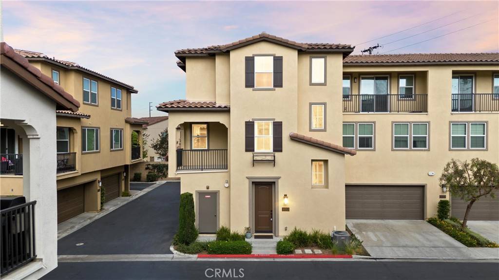 Los Alamitos, CA 90720,10553 Acorn PL