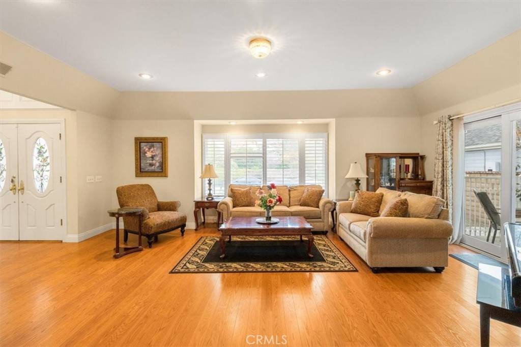 Lake Forest, CA 92630,25912 Densmore DR