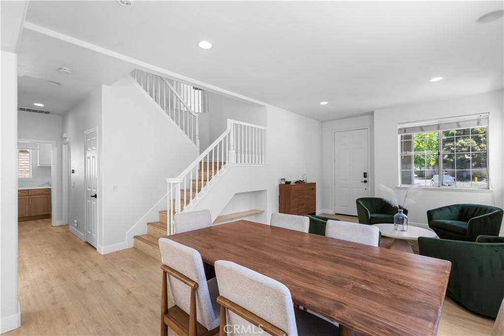 Thousand Oaks, CA 91362,2517 Renata CT