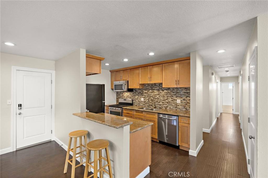 Huntington Beach, CA 92647,16882 Ross LN