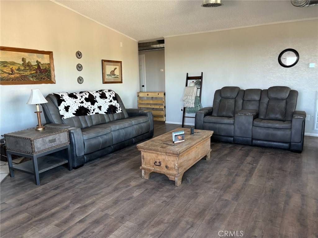 Pinon Hills, CA 92372,2033 Hollister RD