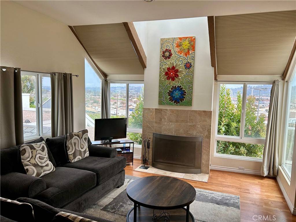 Solana Beach, CA 92075,315 Arcaro LN