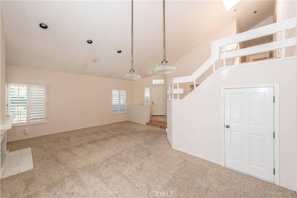 Irvine, CA 92614,6 Woodflower