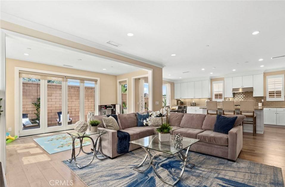 Irvine, CA 92620,56 Island Carol