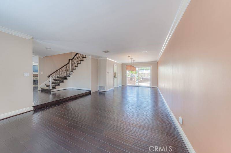 Huntington Beach, CA 92647,6841 Loyola DR