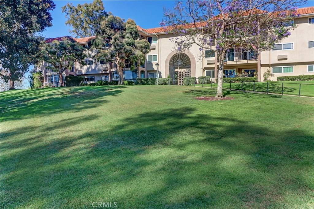 Laguna Woods, CA 92637,5371 Punta Alta #2G