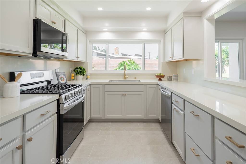 La Mirada, CA 90638,14314 De Alcala DR