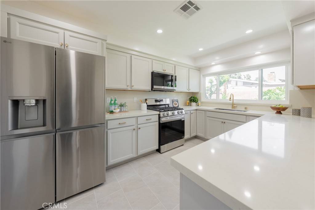 La Mirada, CA 90638,14314 De Alcala DR