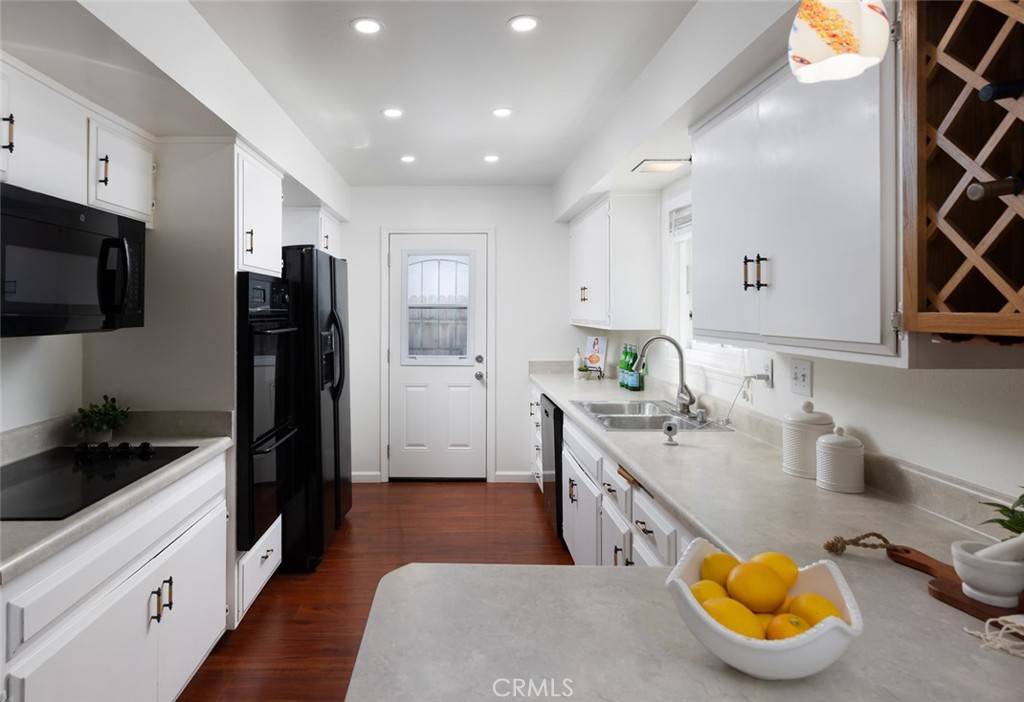 Huntington Beach, CA 92647,7901 Rhine DR