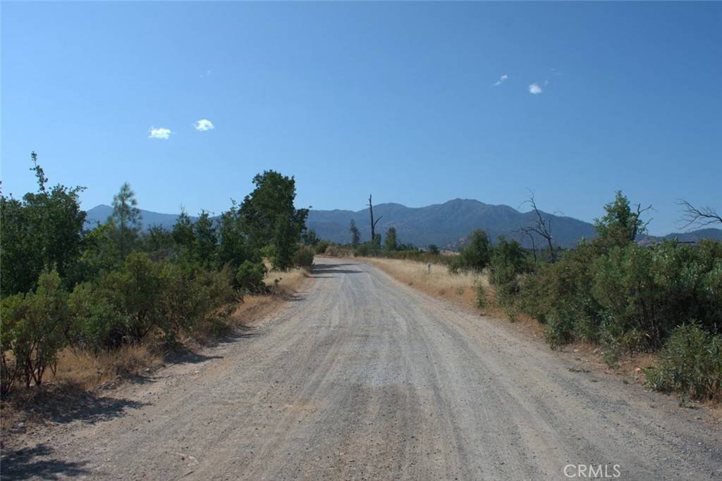 Igo, CA 96047,0 Small Farms DR