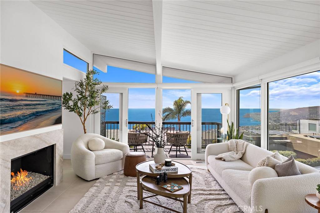 Laguna Beach, CA 92651,1094 Katella ST
