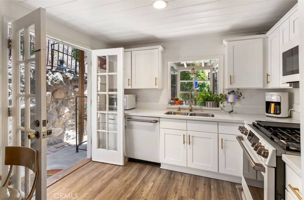 Silverado Canyon, CA 92676,28622 Sycamore DR