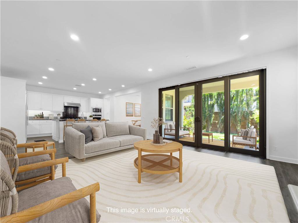 Huntington Beach, CA 92646,19402 Snowdon LN