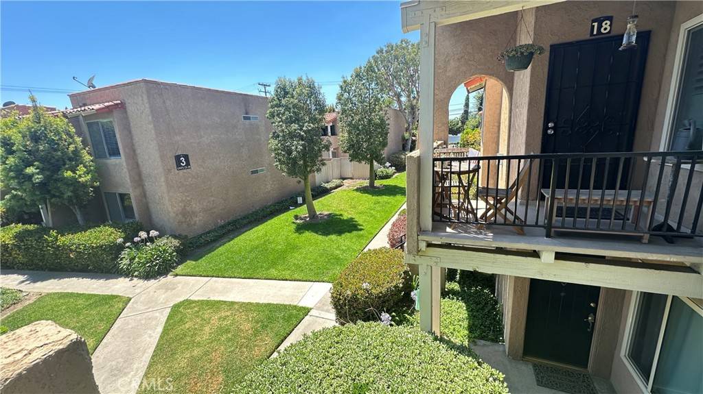 Tustin, CA 92780,13722 Red Hill AVE #20