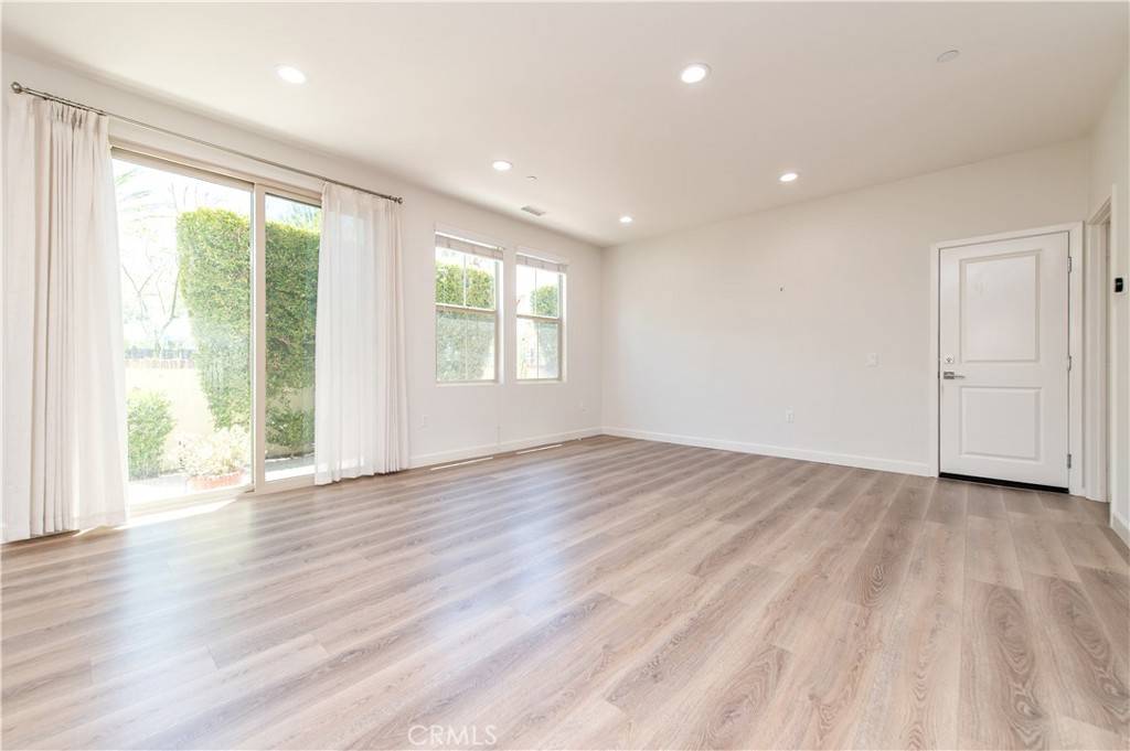 Lake Forest, CA 92610,906 El Paseo