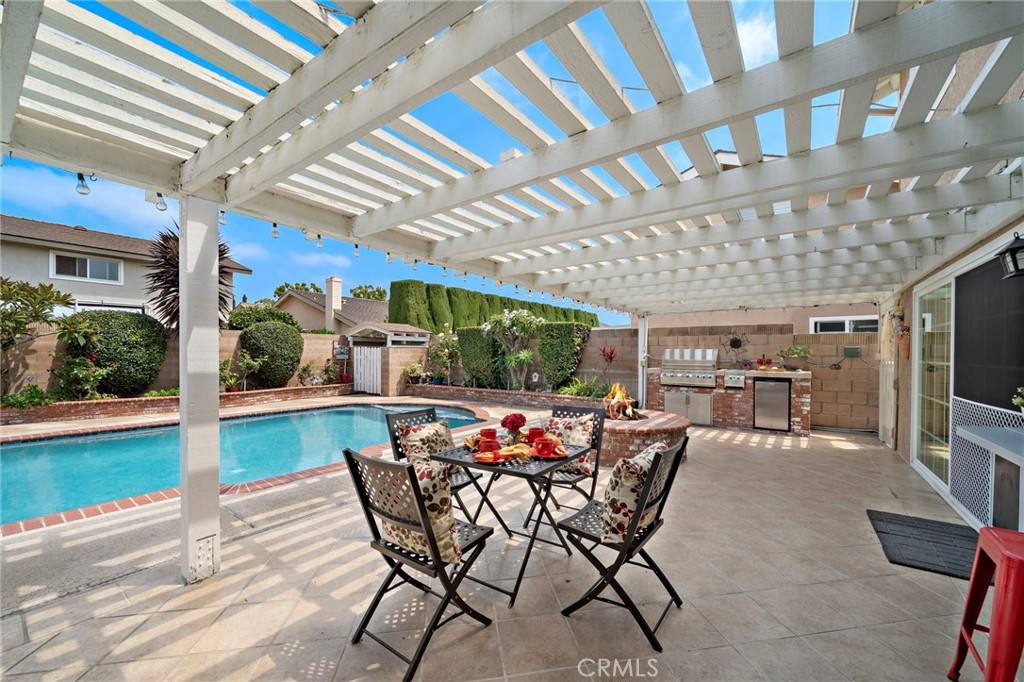 Fountain Valley, CA 92708,10667 La Bahia Avenue