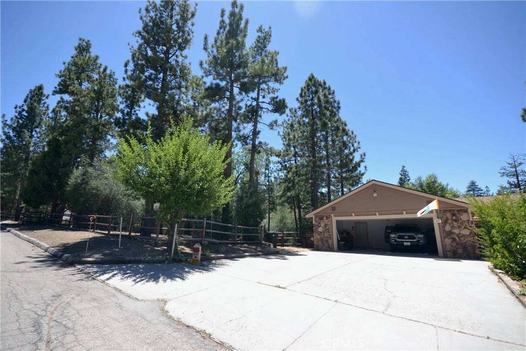 Big Bear, CA 92314,899 McAlister RD