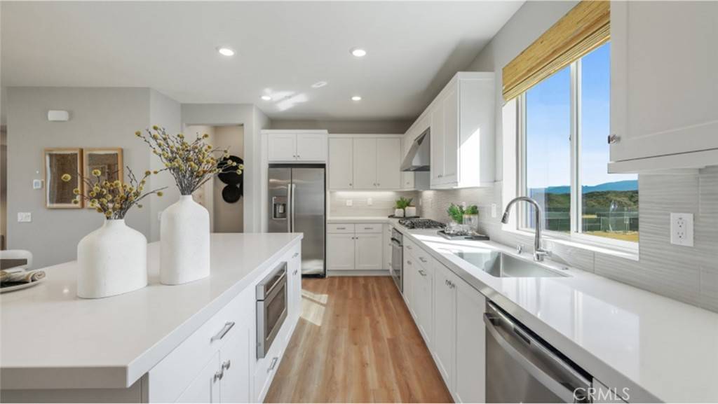 Valencia, CA 91381,26669 Blue Hills LOOP