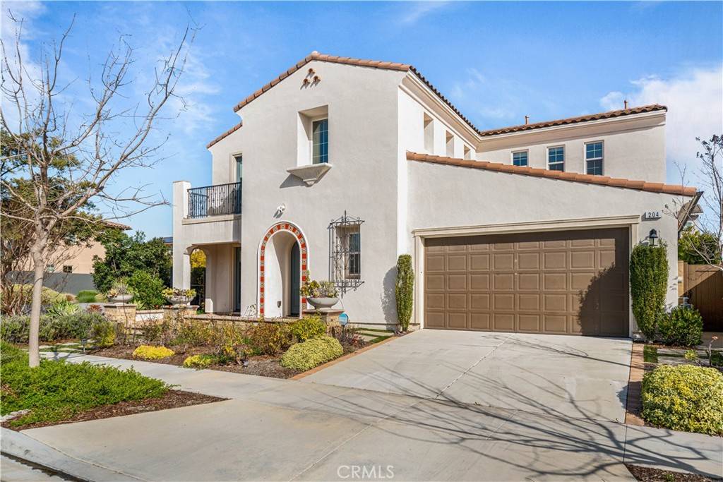 Irvine, CA 92618,204 Radial