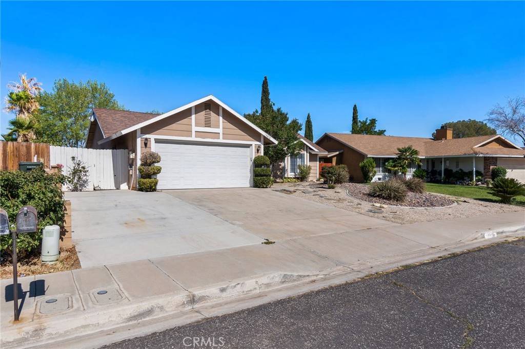 Victorville, CA 92394,15018 Highlander DR