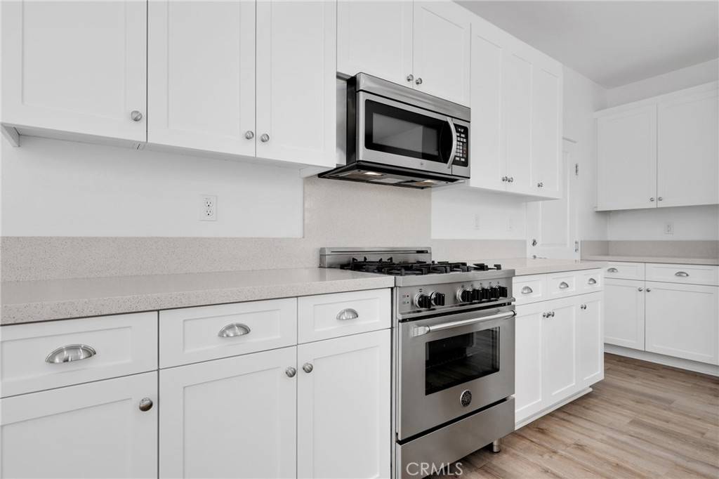 Costa Mesa, CA 92626,403 Aura DR