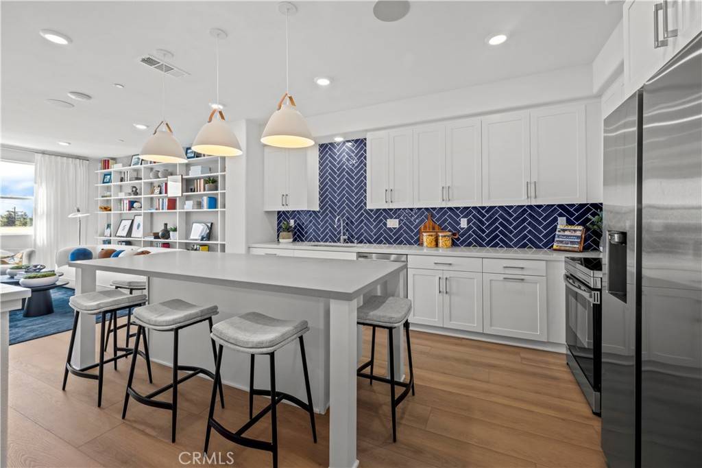 Claremont, CA 91711,121 Evergreen LN