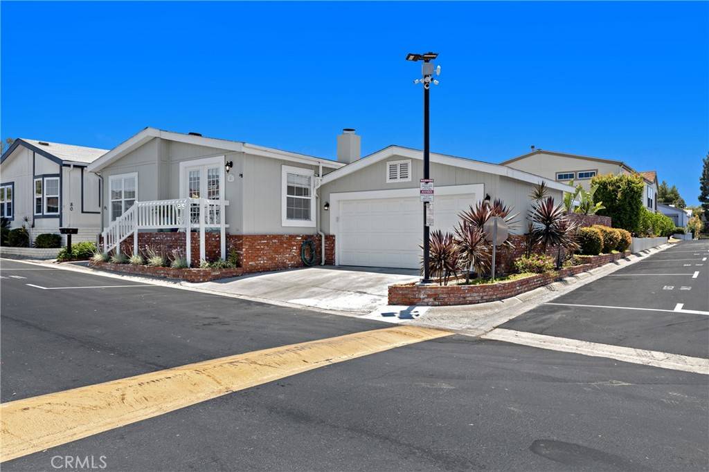Laguna Hills, CA 92653,23301 Ridge Route DR #81