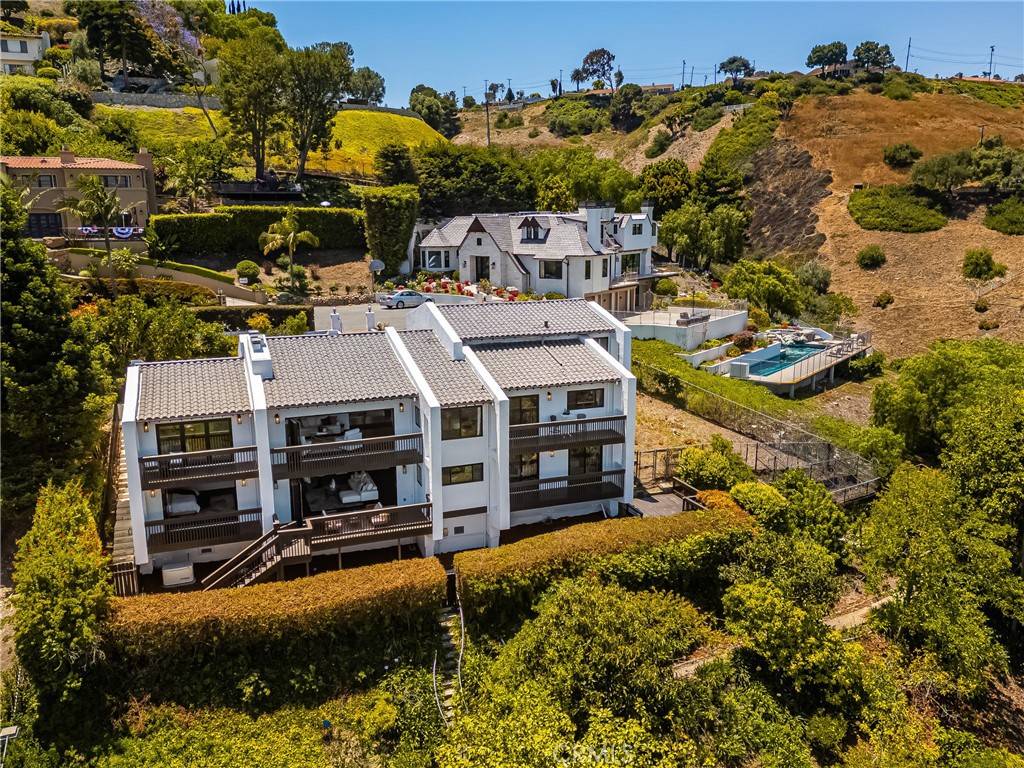 Rancho Palos Verdes, CA 90275,5 Yellow Brick RD