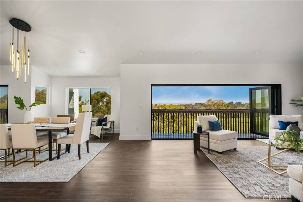 Rancho Palos Verdes, CA 90275,5 Yellow Brick RD