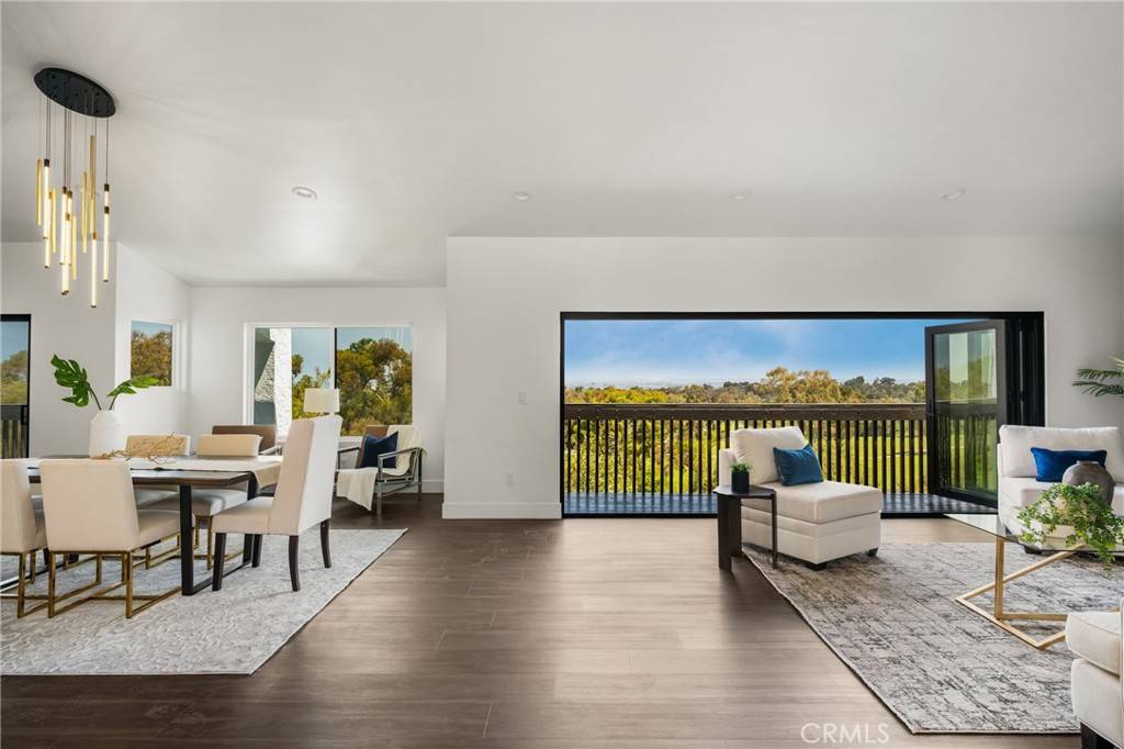 Rancho Palos Verdes, CA 90275,5 Yellow Brick RD