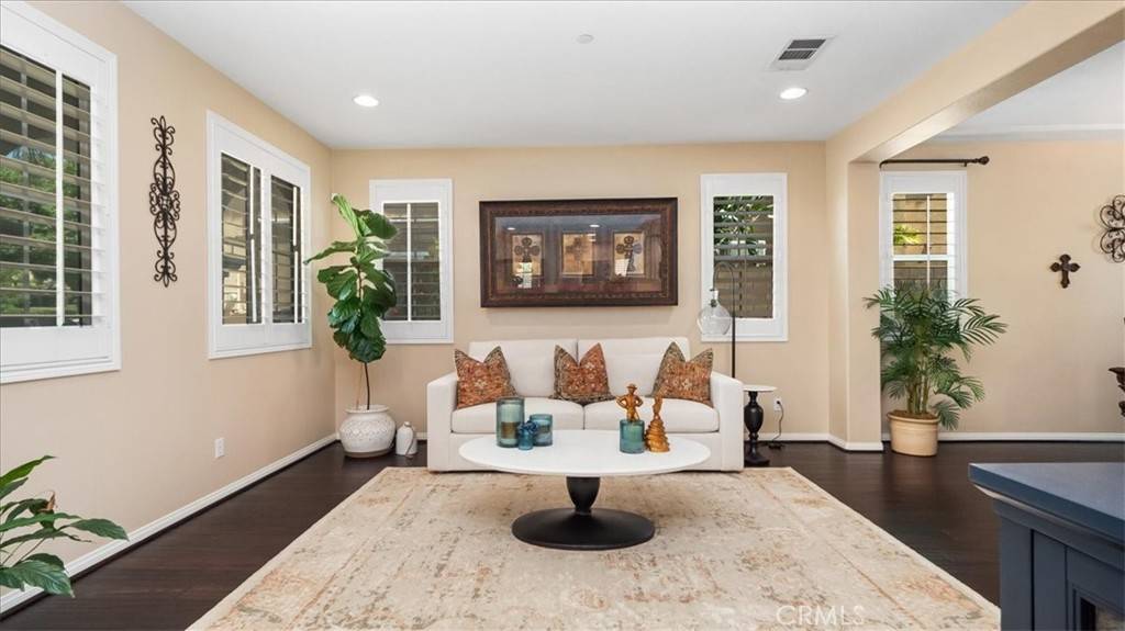 Fontana, CA 92336,5811 Little Shay DR